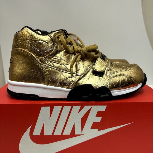 NIB NWT Nike Air Trainer 1 PRM QS (NFL) Super Bowl 50 Metallic Gold / Black 9.5 - Picture 2 of 11